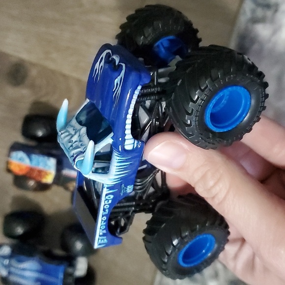 Monster Jam Split fire and ice grave digger, dragon and el toro loco - Picture 4 of 5